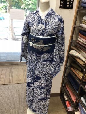 楽天市場】着物 単衣 絹紅梅 長板染め 市松 絞り風 赤 黒 紫