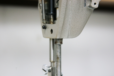 JUKI TL-82 ジューキ 職業用ミシンのクリーニング 現在の作業
