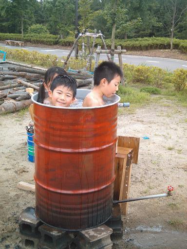 男の子　ドラム缶風呂 ドラム缶風呂 | でもどりおかんの玉手箱