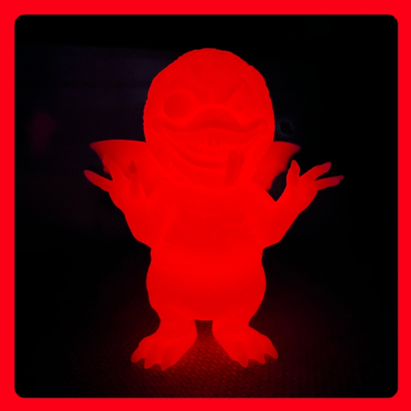 赤いフレームの人物画 FANGU 更新0117□【CURE × HANG】BATCAVE GHOUL figure “THE BURNING