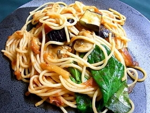 トマトソースのパスタ