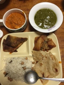 バターマサラ、チキンサグ、パラタ