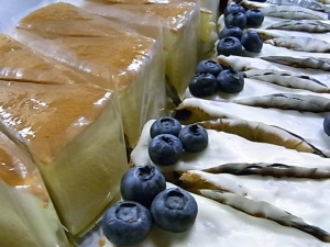 チーズケーキ・ブルーベリーケーキ