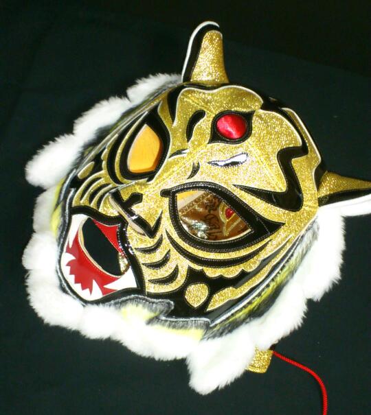 キバ付き プロレスマスク 圧する タイガーマスク 