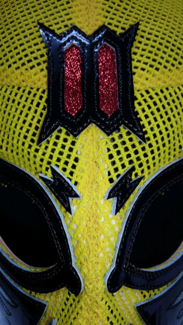 初代タイガーマスク 初代タイガーマスク スリーマークとりあえず完成です。 紐穴も糸