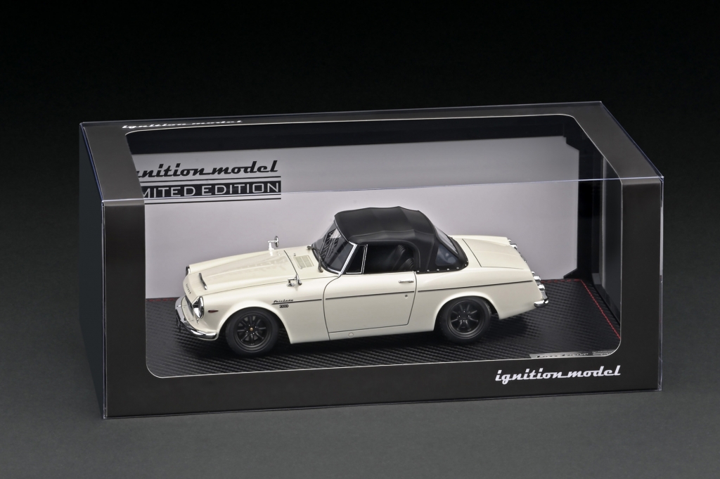 明日!!1/18スケールWEB限定モデル「フェアレディ 2000 (SR311 明日!!1/18スケールWEB限定モデル「フェアレディ 2000 (SR311