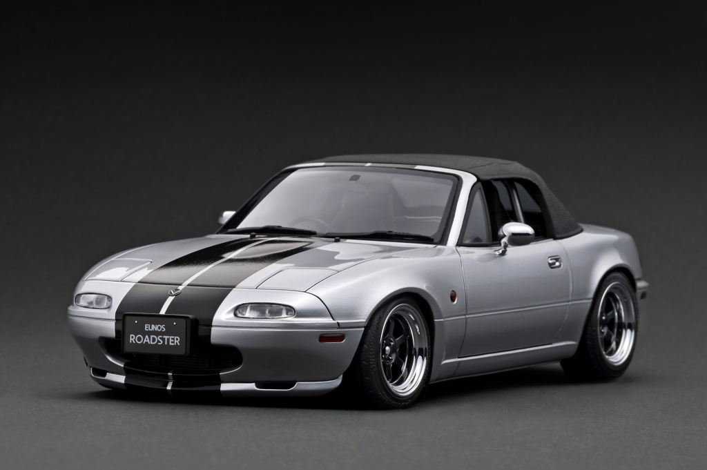 明日！！1/18エンジン付WEB限定モデル「ユーノスロードスター(NA