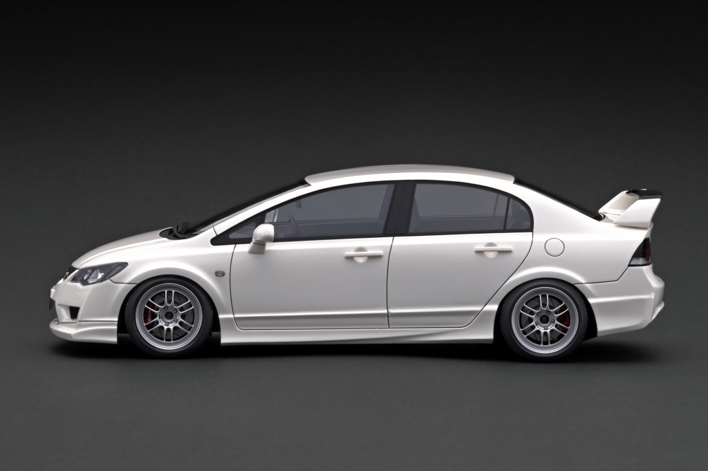 明日!!1/18エンジン付WEB限定モデル「CIVIC (FD2) TYPE R 明日!!1/18エンジン付WEB限定モデル「CIVIC (FD2) TYPE R
