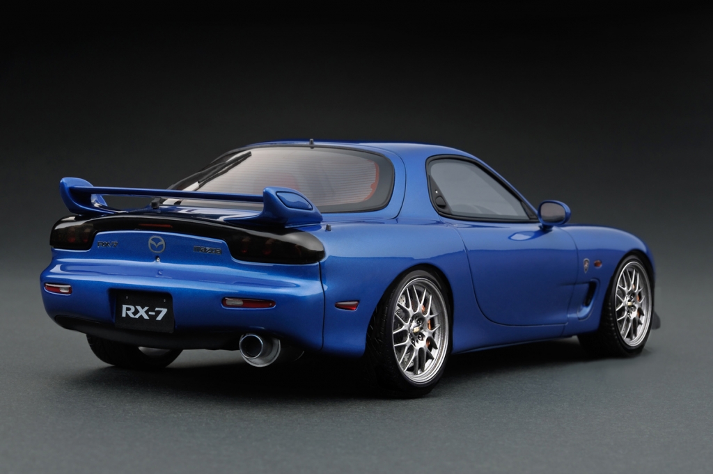 1/18スケール「RX-7(FD3S)Sprit R Type A」に新色を追加 1/18スケール「RX-7(FD3S)Sprit R Type A」に新色を追加