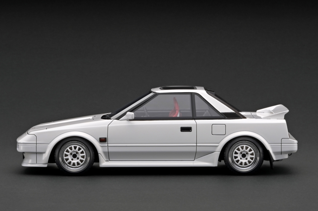 1/18スケール「MR2 (AW11)」に新色を追加。出揃った4カラーにご