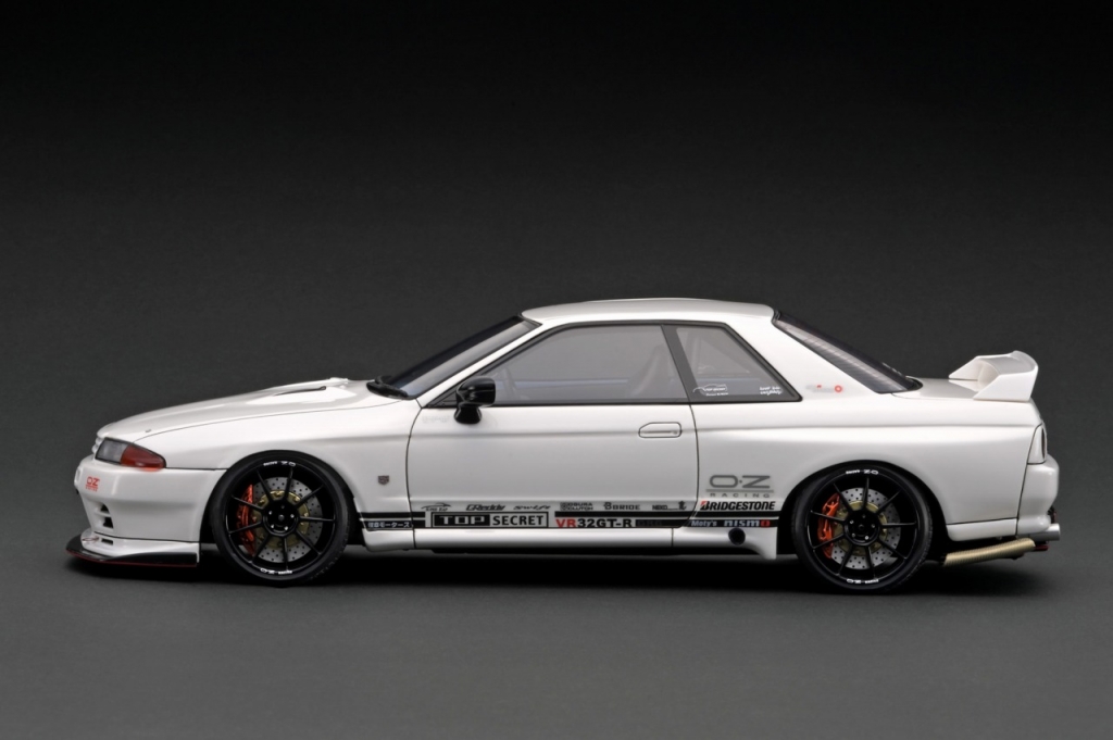 ミニカーとプラモデルの専門誌「モデルカーズ 341号(10月号