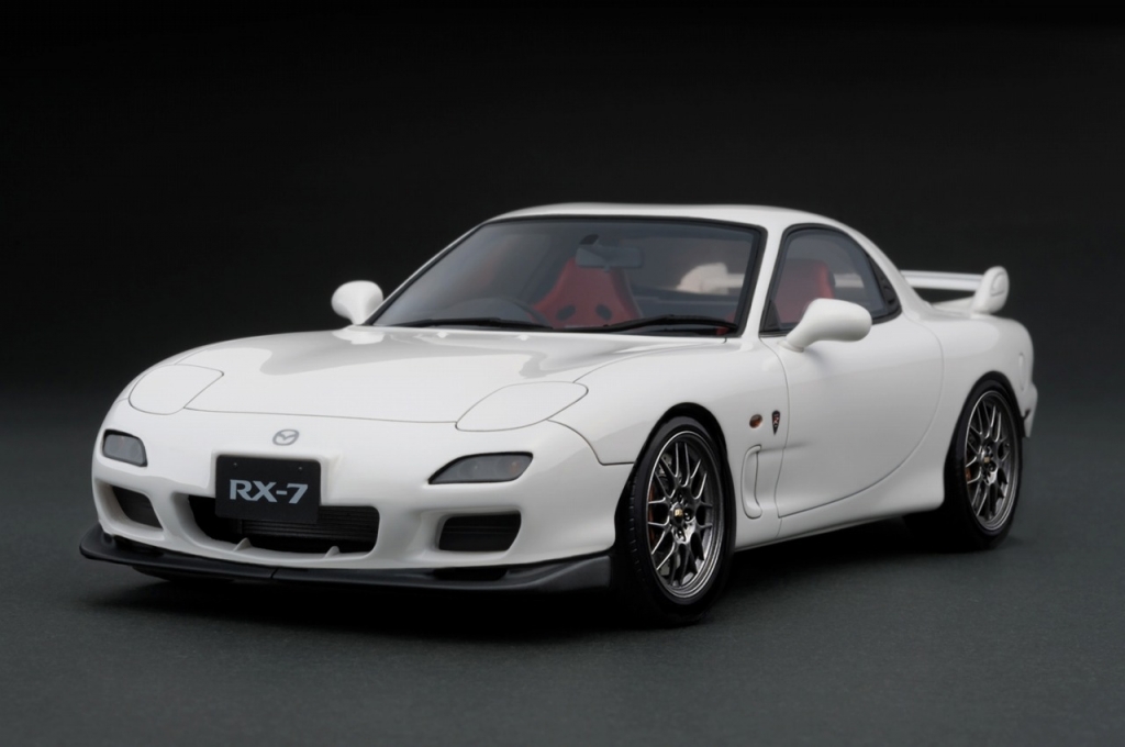 ミニカーとプラモデルの専門誌「モデルカーズ 341号(10月号