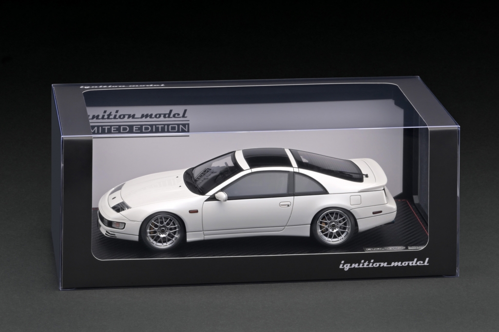 即納！最大半額！ 予告：1/18 ディスプレイケース付WEB限定「フェアレディZ (Z32 ミニカー