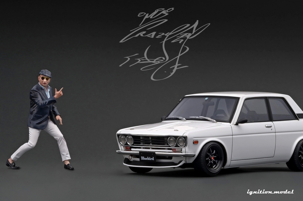 クレイジーケンバンド「横山 剣」氏のフィギュア付「1/18 ブルー