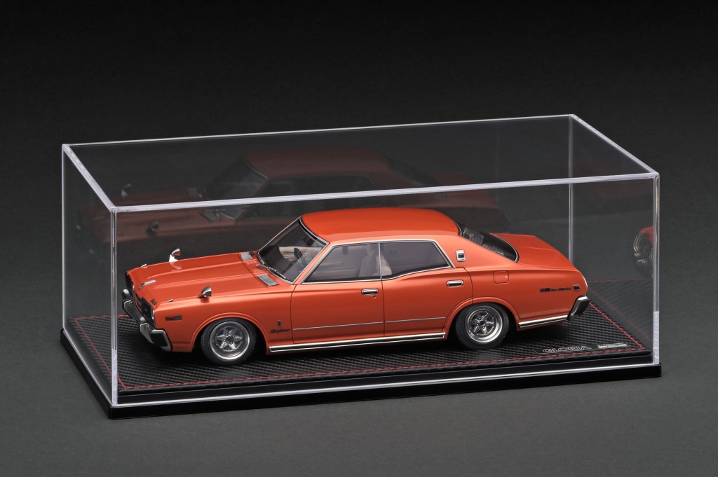 予告：ディスプレイケース付 WEB限定「1/18 Gloria Broughma (330)」4