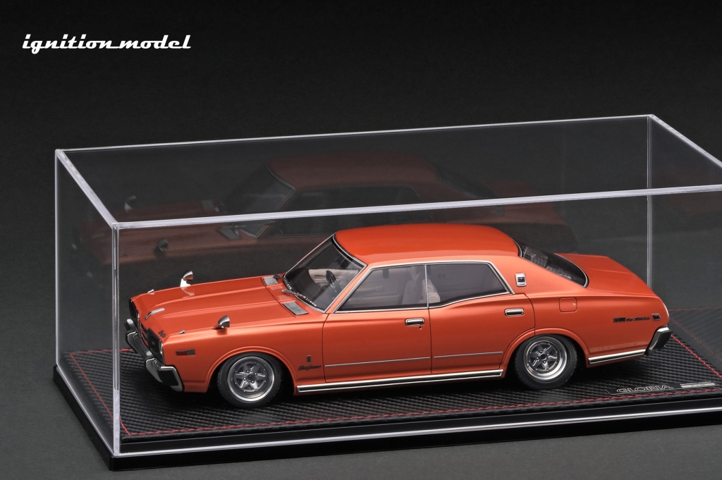 予告：ディスプレイケース付 WEB限定「1/18 Gloria Broughma (330)」4