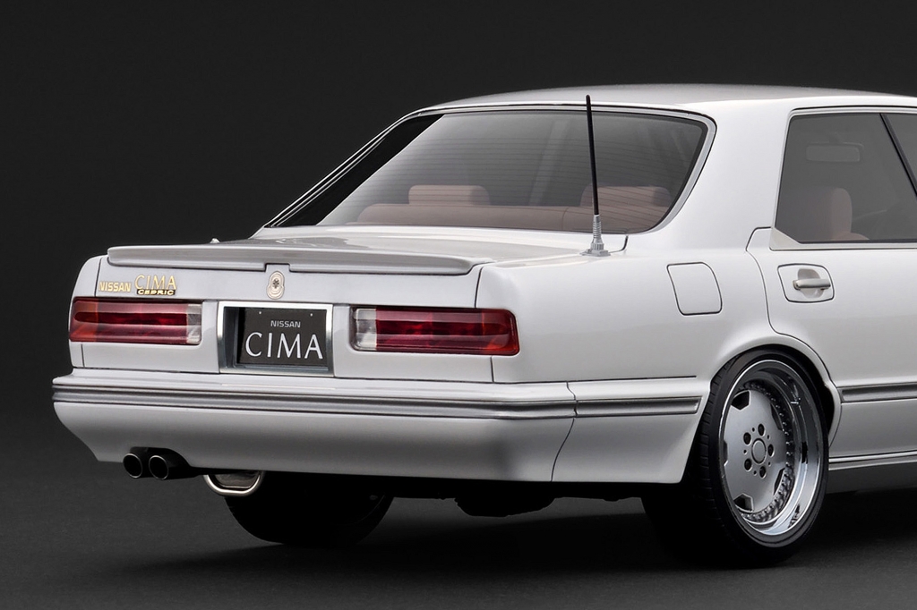 ミニカー SAMURAI Nissan Cedric Cima Y31 1/18 Amazon.co.jp: 1/18 日産 セドリックシーマ Y31 ミニカー samurai