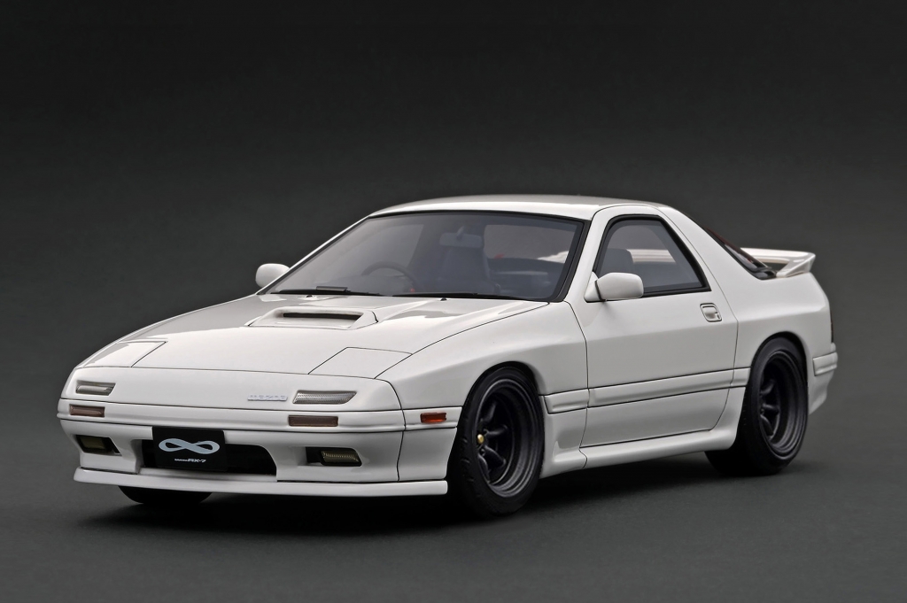 1/18スケール「サバンナRX-7（FC3S) アンフィニ」カラーサンプルUP