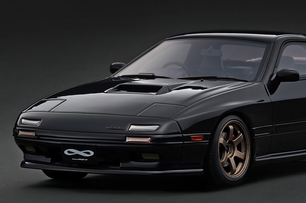 1/18スケール「サバンナRX-7（FC3S) アンフィニ」カラーサンプルUP
