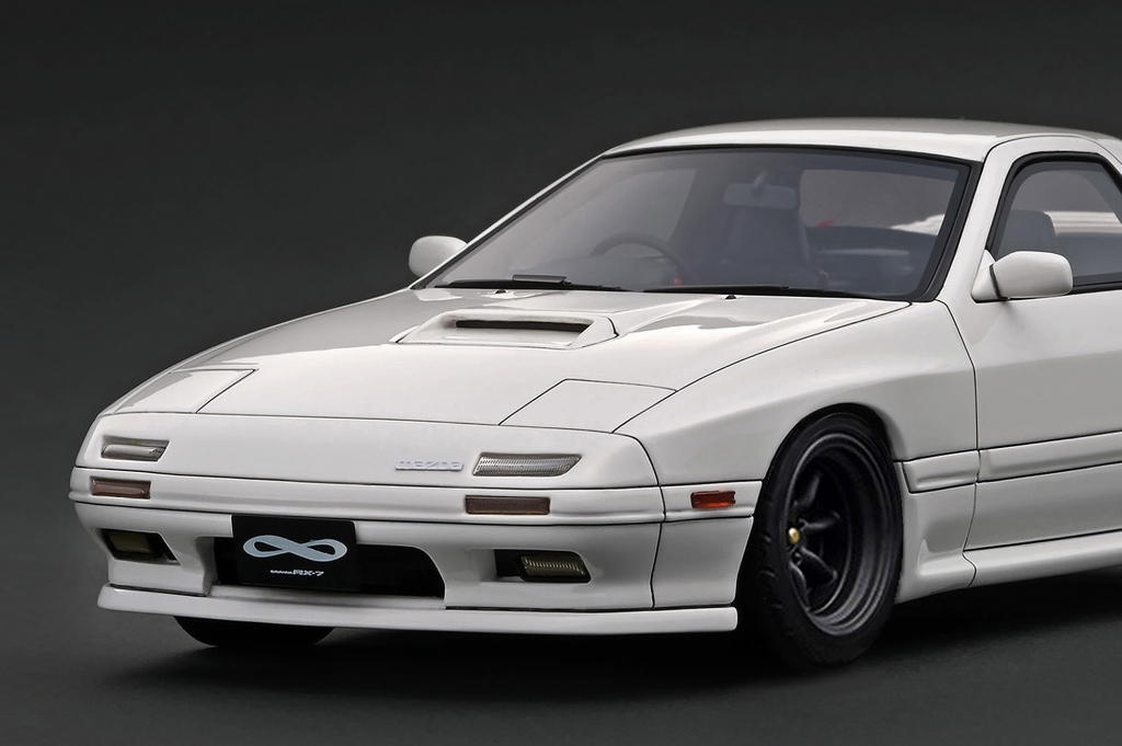 ご予約受付中！1/18スケール「サバンナRX-7（FC3S) アンフィニ」2