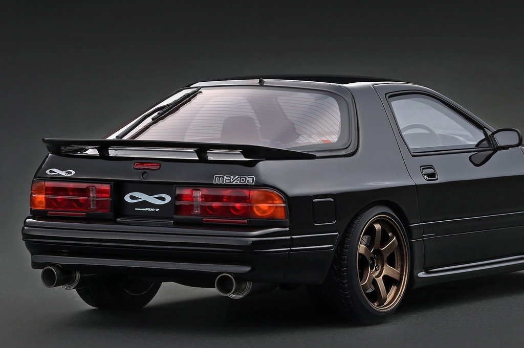 ご予約受付中！1/18スケール「サバンナRX-7（FC3S) アンフィニ」2