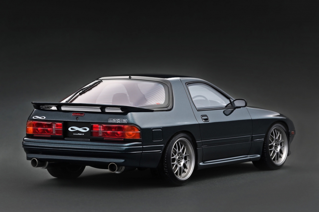 新色UP！1/18スケール「サバンナRX-7（FC3S) アンフィニ」シェード