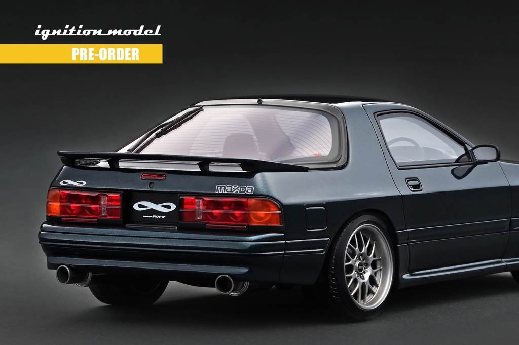 ご予約受付中！1/18スケール「サバンナRX-7（FC3S) アンフィニ」×3