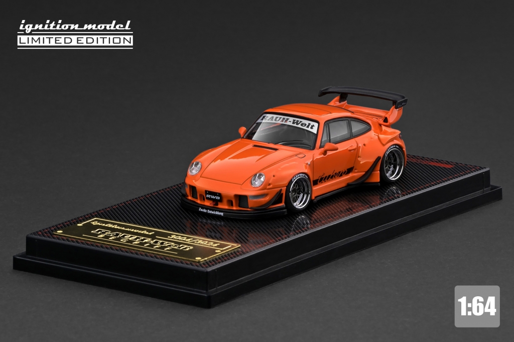 明日 販売スタート：1/64スケールWEB限定モデル「RWB 993」にご注目
