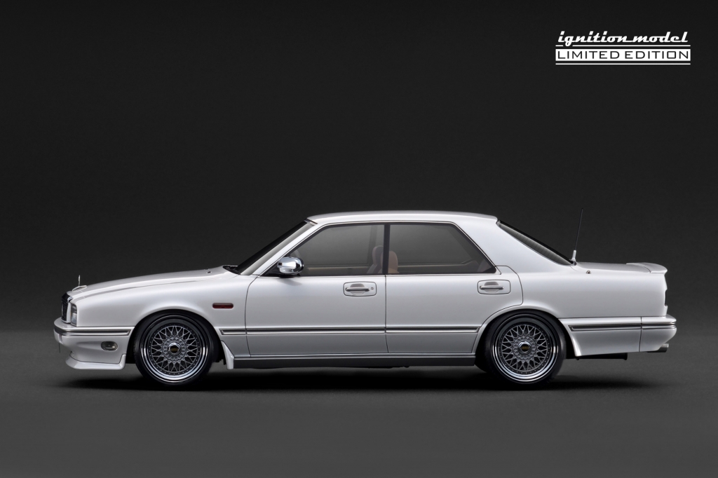 モデルカーズ7月号(362号）から新作紹介！ 1/18スケール「CEDRIC CIMA
