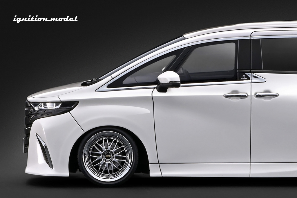新作 1/18スケール「ALPHARD Z (H40W)」ご予約スタート