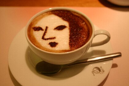 よーじや特製カプチーノ百面相w | 京都ぐるめ ういちゃ♪