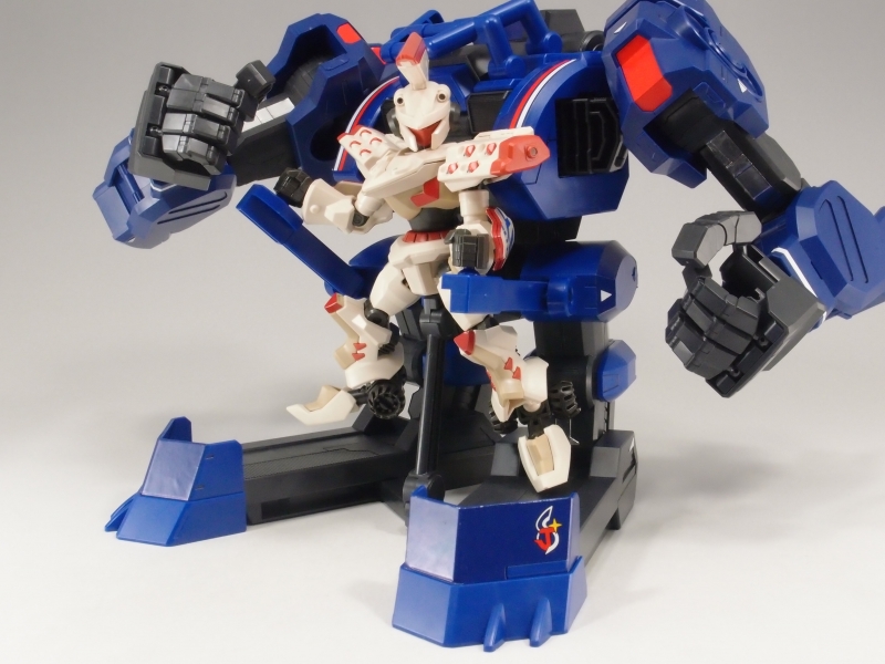 ダンボール戦機WARS ライディングアーマー格闘装備 (ジェノック