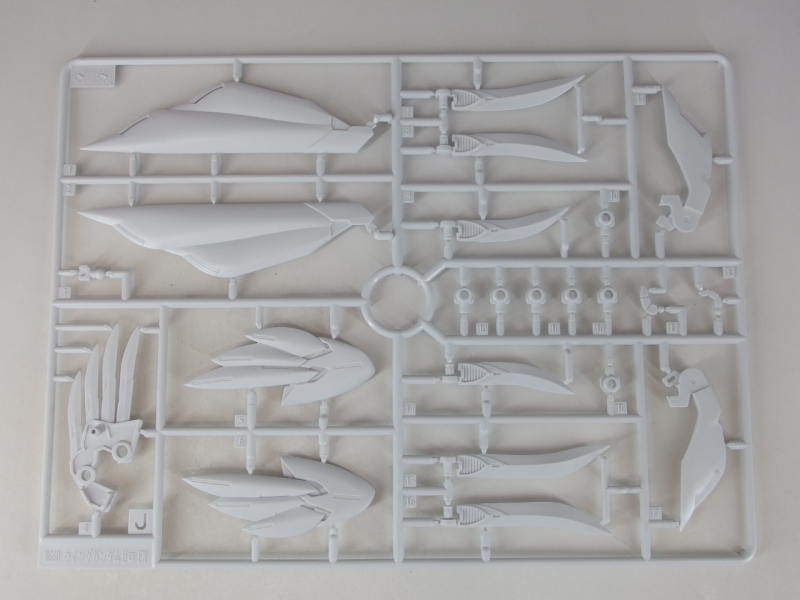 ウィングガンダム　エッチング仕様 Amazon.co.jp: MG Gundam Wing: Endless Waltz, Wing Gundam