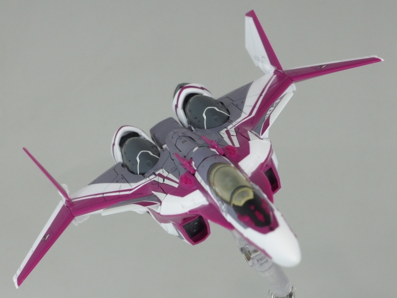 HG 1/100 VF-31C ジークフリード(ミラージュ・ファリーナ・ジーナス機