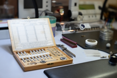 13ZN ヒゲ持ち錆取り。 | ゼンマイワークスの日常。