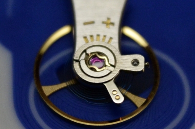 金属細工師 2枚セット 極匠 [通販限定色] 高級牛革 板金鋏[2段]+つかみ箸差し 紅梅 花