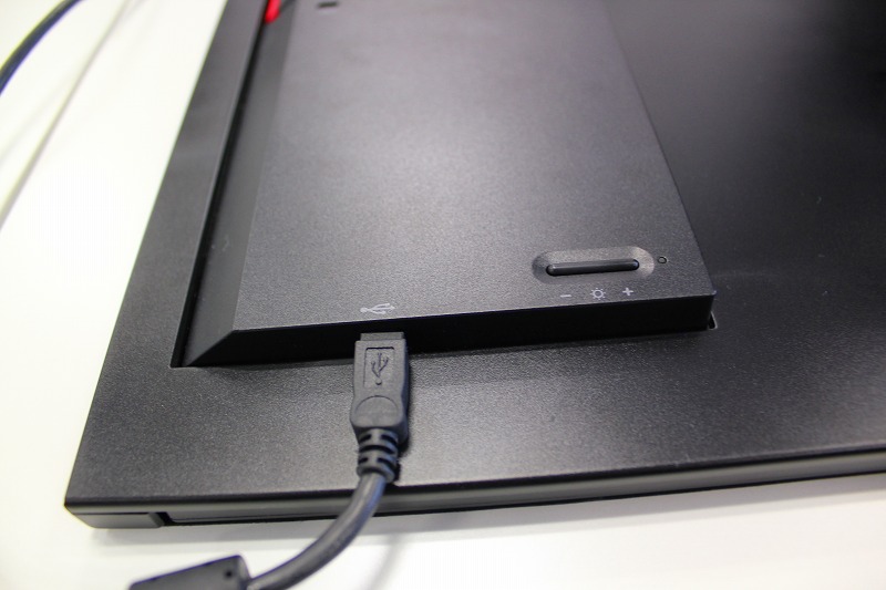 C: lenovo ThinkVision LT1421 USBモバイルモニター（Lenovo
