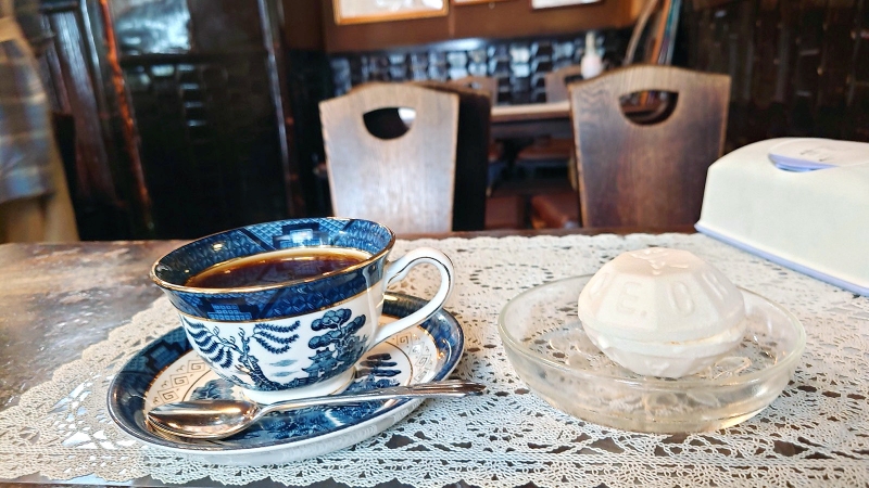 ゼー六 本町店 - 昭和感が溢れる古き良き大阪の老舗の喫茶店 | こも