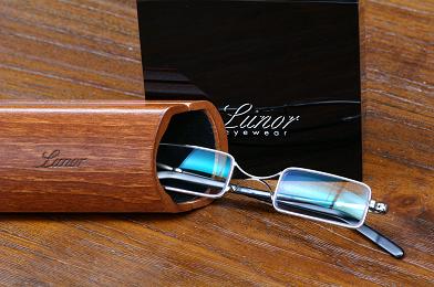 アップル社の故S・ジョブズ氏愛用のブランド『Lunor
