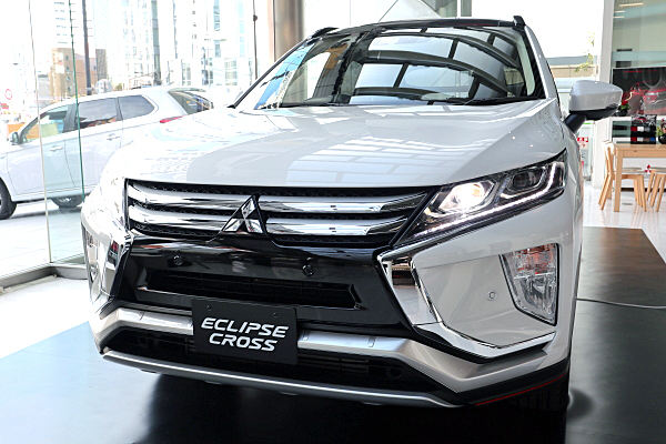 三菱 エクリプス クロス G プラス パッケージ : ホワイト Mitsubishi