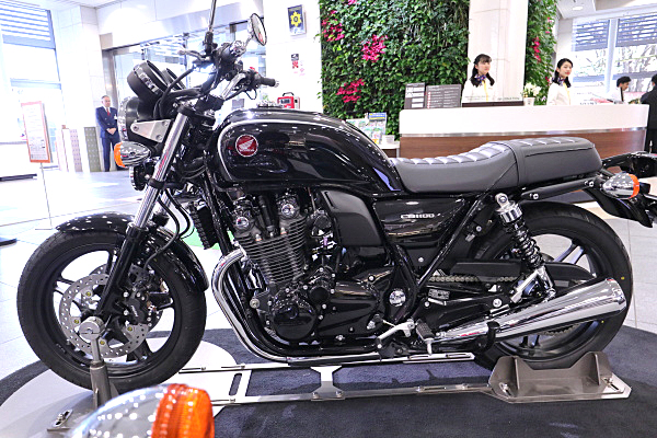 ホンダ CB1100 ブラック Honda CB1100 : Black