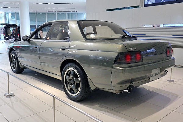 日産 スカイライン SKYLINE AUTECH version Unveiling a Legend: The Nissan Skyline GT-R Autech Version