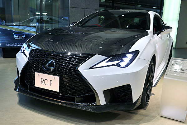 レクサスRCF 純正赤アームレスト (パフォーマンスパッケージ純正