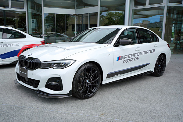 ☆美品☆　BMW 純正 M performance パフォーマンス カーボン ミラーカバー　F20 F22 F87 F30 F31 F32 F33 F34 F36 E84　他 11⁄4 20時から！エントリー＋店舗内買い回りで最大P10倍！BMW 純正 エンブレム New M Performance ステッカー  2枚セット パフォーマンス | BMモーターパーツ BMW純正品専門店