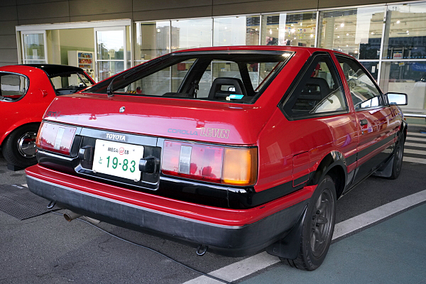 トヨタ カローラ レビン GTV 1983 AE86 レッド / ブラック Toyota