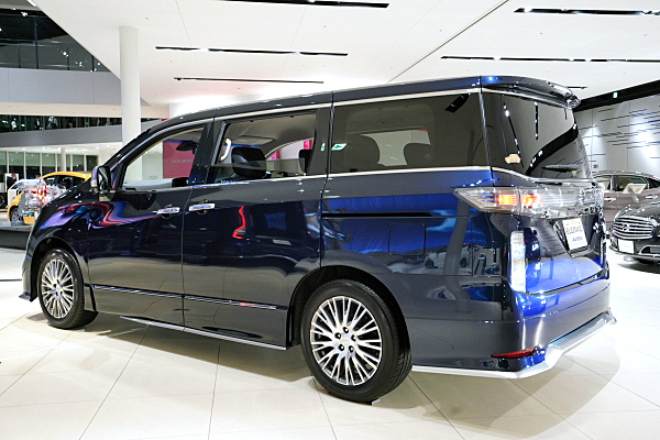 日産　エルグランド sddefault.jpg