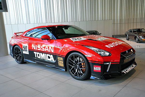 日産 GT-R トミカ 50周年記念仕様 Nissan GT-R 日産 GT-R トミカ 50周年記念仕様 Nissan GT-R