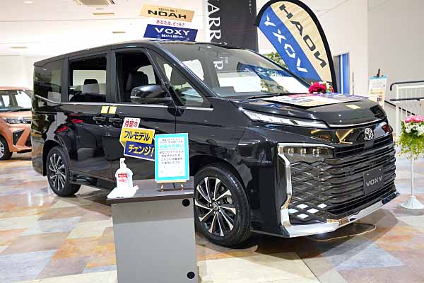 1/43 ヴォクシー VOXY ZS GR SPORT 2019 ブラック 1/43 Hi-story Toyota VOXY ZS GR Sport 2019 Black Glass