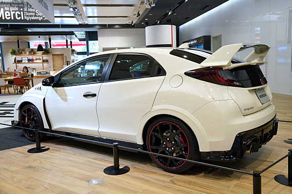 ホンダ シビック タイプR 2015 FK2 Honda Civic Type R 2015 FK2 | Car and Moto in Japan