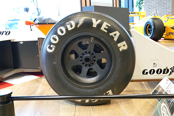 マクラーレン ホンダ MP4/4 1988 F1 #12 McLaren Honda MP4/4